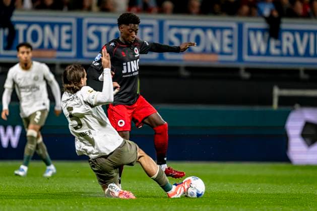 PSV Eindhoven defender Yarek Gasiorowski, Excelsior player Derensilli Sanches Fernandes during the match Excelsior Rotterdam vs PSV Eindhoven at the Stadium Woudestein for the Dutch Vriendenloterij Eredivisie season 2025-2026 in ROTTERDAM, Netherlands on 27 september 2025, (photo by Stefan Koops EYE4images DeFodi Images) PSV Eindhoven defender Yarek Gasiorowski, Excelsior player Derensilli Sanches Fernandes during the match Excelsior Rotterdam vs PSV Eindhoven at the Stadium Woudestein for the Dutch Vriendenloterij Eredivisie season 2025 2026 in ROTTERDAM, Netherlands on 27 september 2025, photo by Stefan Koops EYE4images DeFodi Images