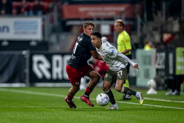 Excelsior player Gyan de Regt, PSV Eindhoven defender Mauro Junior during the match Excelsior Rotterdam vs PSV Eindhoven at the Stadium Woudestein for the Dutch Vriendenloterij Eredivisie season 2025-2026 in ROTTERDAM, Netherlands on 27 september 2025, (photo by Stefan Koops EYE4images DeFodi Images) Excelsior player Gyan de Regt, PSV Eindhoven defender Mauro Junior during the match Excelsior Rotterdam vs PSV Eindhoven at the Stadium Woudestein for the Dutch Vriendenloterij Eredivisie season 2025 2026 in ROTTERDAM, Netherlands on 27 september 2025, photo by Stefan Koops EYE4images DeFodi Images