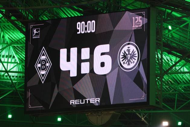 1 Bundesliga Borussia Mönchengladbach Eintracht Frankfurt on 27 09 2025 at Borussia Park in Mönchengladbach Scoreboard Video screen with the final score 4 to 6 MH