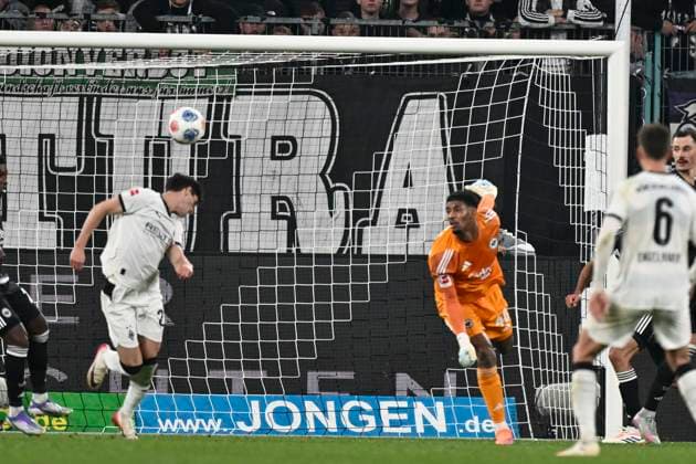 Grant Leon Ranos Moenchengladbach 28 scores the goal for 4 6 27 09 2025 Soccer Borussia Moenchengladbach vs Eintracht Frankfurt, Borussia Park, Moenchengladbach, DFB DFL REGULATIONS PROHIBIT ANY USE OF PHOTOGRAPHS AS IMAGE SEQUENCES AND OR QUASI VIDEO Copyright: xpepphotox xHorstxMauelshagenx pep00321, pep_20250927_hm_145077