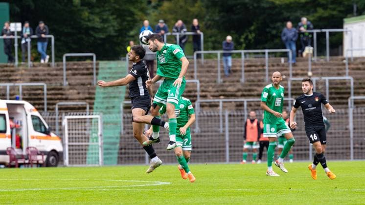 27 09 2025, Football, Men, Regionalliga Südwest, Season 2025 2026, FC 08 Homburg SG Sonnenhof Großaspach, Michael Kleinschrodt SG Sonnenhof Großaspach Miguel Fernandes Goncalves FC 08 Homburg Homburg Waldstadion Saarland Germany EN Copyright: xJürgenxSchumacherx