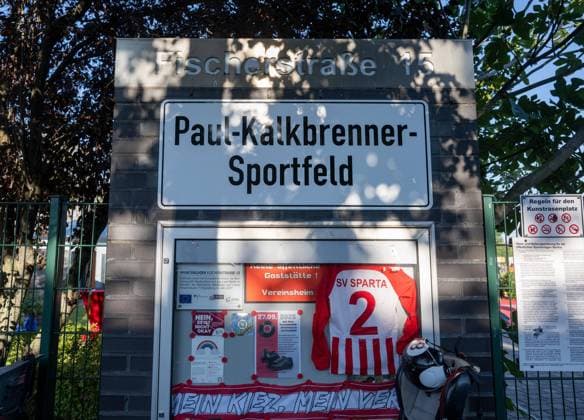 Soccer, Men, Season 2025 2026, NOFV Oberliga Nord, SV Sparta Lichtenberg, Naming ceremony, Fischerstraße sports facility becomes Paul Kalkbrenner sports field, sign at the entrance area, 27 09 2025, Copyright: xMatthiasxKochx