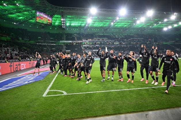27 09 2025, xjhx, Fußball 1 Bundesliga, Borussia Moenchengladbach Eintracht Frankfurt v l Jubel, Freude über den Sieg DFL DFB REGULATIONS PROHIBIT ANY USE OF PHOTOGRAPHS as IMAGE SEQUENCES and or QUASI VIDEO Moenchengladbach