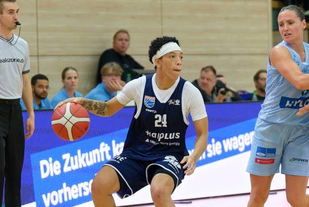 Liz Smith Lions, 24 , Syntainics MBC vs Saarlouis Royals, Basketball, Women, Bundesliga, Season 2025 2026, 1 Matchday, 27 09 2025 Halle SWH Arena Sachsen Anhalt Germany