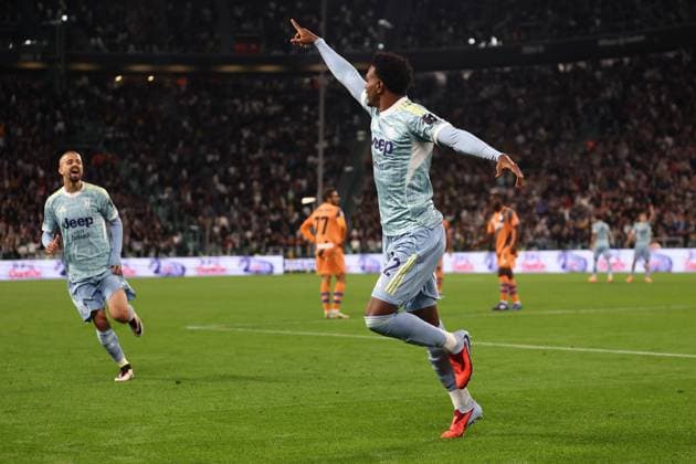 Juventus Fc - Atalanta BC Juan David Cabal of Juventus Fc celebrates after scoring a goal during the Serie A match beetween Juventus Fc and Atalanta BC at Allianz Stadium on September 27, 2025 in Turin, Italy . Torino Allianz Stadium Italy Copyright: xMarcoxCanonierox