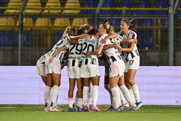 Lindsey Thomas of Juventus F.C. celebrates after scoring the goal of 3-2 during the Serie A Women s Cup Final between Juventus F.C. and A.S. Roma at Romeo Menti Stadium on September 27, 2025 in Castellammare di Stabia, Italy  Copyright: xDomenicoxCippitelli IPAxSportx xipa-agency.netx xx IPA_65833289 IPA_Agency_IPA65833289