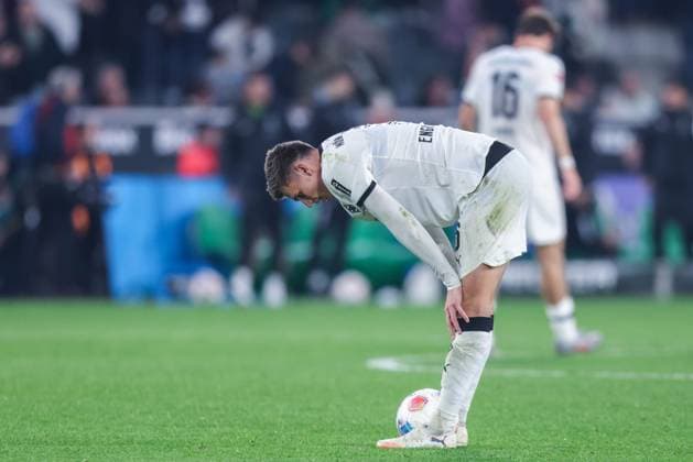 Soccer 1 Bundesliga 5 Matchday Borussia Mönchengladbach Eintracht Frankfurt on 27 09 2025 at Borussia Park in Mönchengladbach Yannik Engelhardt Mönchengladbach after the match DFL regulations prohibit any use of photographs as image sequences and or quasi video xJRx