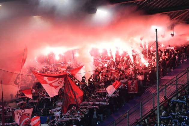 Soccer 2 Bundesliga 7 Matchday VfL Bochum Fortuna Düsseldorf on 27 09 2025 at Vonovia Ruhrstadion in Bochum Düsseldorf fans ignite Bengalos Pyro Pyrotechnics Flares Smoke bombs in the fan block DFL regulations prohibit any use of photographs as image sequences and or quasi video xRx