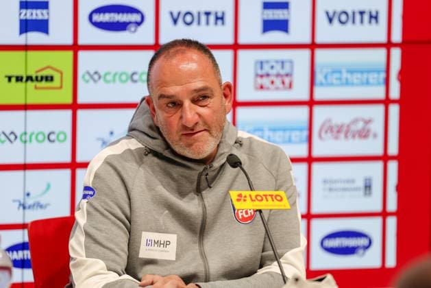 Frank Schmidt Trainer, 1 FC Heidenheim at the press conference after the match between 1 FC Heidenheim v FC Augsburg, Fußball, Herren, Bundesliga, 2025 2026, 5 Spieltag am 27 09 2025 in Heidenheim an der Brenz, Voith Arena DFL and DFB regulations prohibit any use of photographs as image sequences and or quasi video Baden Württemberg Germany