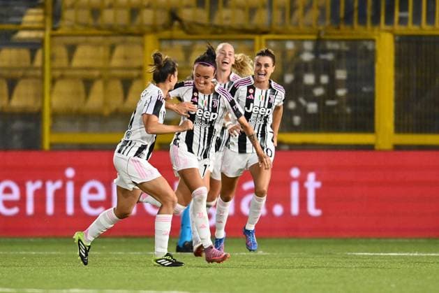 CALCIO - Serie A - Serie A Women’s Cup - Final - Juventus FC vs AS Roma Barbara Bonansea of Juventus F.C. celebrates after scoring the goal of 2-1 during the Serie A Women s Cup Final between Juventus F.C. and A.S. Roma at Romeo Menti Stadium on September 27, 2025 in Castellammare di Stabia, Italy Castellammare di Stabia (NA) Italy  Copyright: xIPAxSport ABACAx