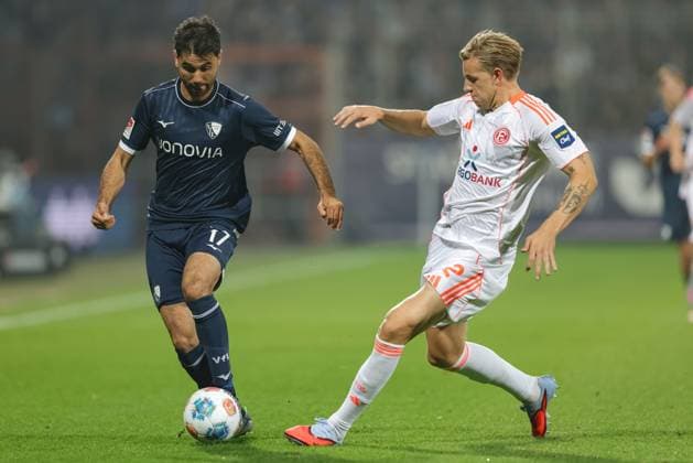 Bochum, Germany, 27 09 25 Gerrit Holtmann VfL Bochum and Jesper Daland Fortuna Duesseldorf fighting for the ball during the 2 Bundesliga match between VfL Bochum Fortuna Duesseldorf at the Vonovia Ruhrstadion on September 27, 2025 in Bochum, Germany Bochum Vonovia Ruhrstadion Germany Copyright: xStefanxBrauer Brauer-Fotoagenturx