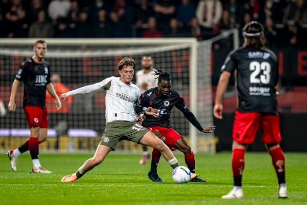 PSV Eindhoven midfielder Paul Wanner, Excelsior player Arthur Zagre during the match Excelsior Rotterdam vs PSV Eindhoven at the Stadium Woudestein for the Dutch Vriendenloterij Eredivisie season 2025-2026 in ROTTERDAM, Netherlands on 27 september 2025, (photo by Stefan Koops EYE4images DeFodi Images) PSV Eindhoven midfielder Paul Wanner, Excelsior player Arthur Zagre during the match Excelsior Rotterdam vs PSV Eindhoven at the Stadium Woudestein for the Dutch Vriendenloterij Eredivisie season 2025 2026 in ROTTERDAM, Netherlands on 27 september 2025, photo by Stefan Koops EYE4images DeFodi Images