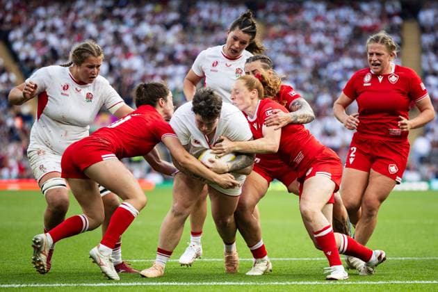 Canada Women v England Women Women s Rugby World Cup 2025 27 09 2025. Final Hannah Botterman of England tries to break through during the Women s Rugby World Cup 2025 Final match between Canada Women and England Women at Allianz Stadium, Twickenham, Richmond, United Kingdom on 27 September 2025. Richmond Allianz Stadium London United Kingdom Editorial use only , Copyright: xSimonxKingx PSI-22918-0085