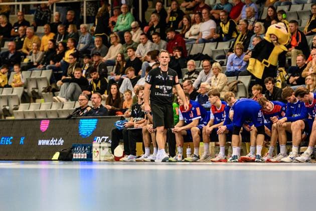 Flohr, Matthias Coach, HBW Balingen Weilstetten GER, Bavaria, HSC 2000 Coburg v HBW Balingen Weilstetten, 2 Handball Bundesliga, Handball, Matchday 5, Season 2025 2026, 7 30 p.m., Saturday, 27 09 2025 GER, Bavaria, HSC 2000 Coburg v HBW Balingen Weilstetten, 2 Handball Bundesliga, Handball, Matchday 5, Season 2025 2026, 7 30 p.m., Saturday, 27 09 2025 Coburg Copyright: xEibner-Pressefoto MartinxHerbstx EP_MHT