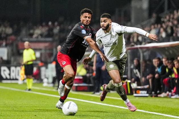 ROTTERDAM - (L-R) Ilias Bronkhorst of sbv Excelsior, Ismael Saibari of PSV Eindhoven during the Dutch Eredivisie match between Excelsior and PSV at the Woudestein Stadium on September 27, 2025, in Rotterdam, Netherlands. ANP TOBIAS KLEUVER Eredivisie 2025 26 xVIxANPxSportx xxANPxIVx 537647767 originalFilename: 537647767.jpg
