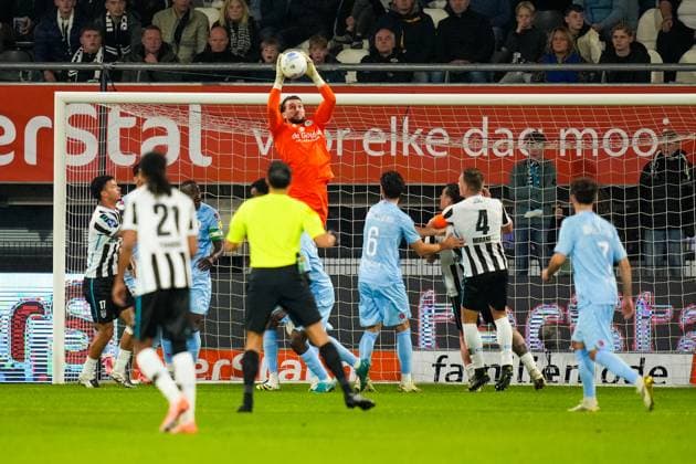 Eredivisie: Heracles Almelo v Sparta Rotterdam Almelo - Goalkeeper Joel Drommel of Sparta Rotterdam saves the ball during the seventh competition round of the 2025 2026 Eredivisie season. The match is set between Heracles Almelo and Sparta Rotterdam at Asito Stadion on 27 September 2025 in Almelo, The Netherlands. (VK Sportphoto Danny de Groot) Copyright: xDannyxdexGrootx