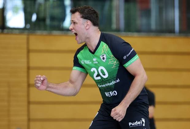 BAU 27.09.2025 Ludwigsburg Volleyball Barock Volley MTV Ludwigsburg vs. TSV Haching, Jeffrey Klok (LB) jubelt und ballt die Faust