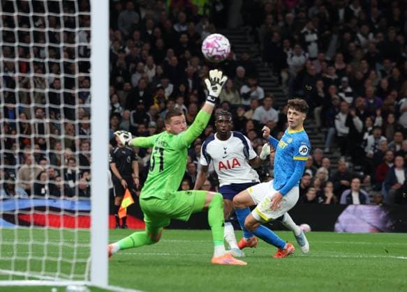 London, England, 27th September 2025. Mohammed Kudus of Tottenham Hotspur scores but his goal ruled out for offside during the Tottenham Hotspur vs Wolverhampton Wanderers Premier League match at the Tottenham Hotspur Stadium, London. Picture credit should read: Paul Terry Sportimage EDITORIAL USE ONLY. No use with unauthorised audio, video, data, fixture lists, club league logos or live services. Online in-match use limited to 120 images, no video emulation. No use in betting, games or single club league player publications. SPI_016_PT_Tottenham_Wolves SPI-4168-0016