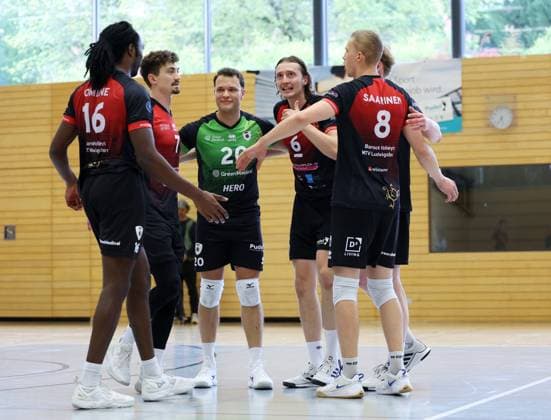 BAU 27.09.2025 Ludwigsburg Volleyball Barock Volley MTV Ludwigsburg vs. TSV Haching, v.l. Nyherowo Omene, Tim Köpfli, Jeffrey Klok, Ben-Simon Bonin, Tomi Saarinen (LB)
