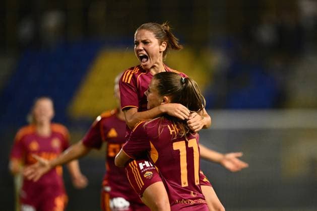 CALCIO - Serie A - Serie A Women’s Cup - Final - Juventus FC vs AS Roma Manuela Giugliano of A.S. Roma Femminile celebrates after scoring the goal of 2-2 during the Serie A Women s Cup Final between Juventus F.C. and A.S. Roma at Romeo Menti Stadium on September 27, 2025 in Castellammare di Stabia, Italy Castellammare di Stabia (NA) Italy  Copyright: xIPAxSport ABACAx