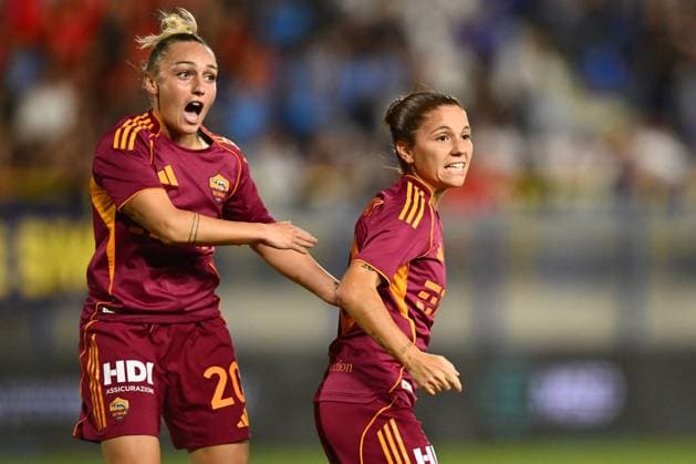 CALCIO - Serie A - Serie A Women’s Cup - Final - Juventus FC vs AS Roma Manuela Giugliano of A.S. Roma Femminile celebrates after scoring the goal of 2-2 during the Serie A Women s Cup Final between Juventus F.C. and A.S. Roma at Romeo Menti Stadium on September 27, 2025 in Castellammare di Stabia, Italy Castellammare di Stabia (NA) Italy  Copyright: xIPAxSport ABACAx