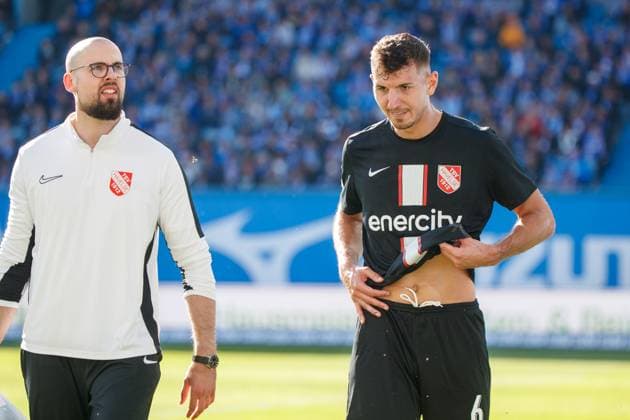 Semi Belkahia Havelse was substituted injured GER, FC Hansa Rostock vs TSV Havelse, Football, Men, 3 Liga, Matchday 08, Season 2025 2026, 27 09 2025 Rostock Ostseestadion Mecklenburg Vorpommern Germany