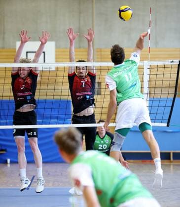 BAU 27 09 2025 Ludwigsburg Volleyball Barock Volley MTV Ludwigsburg vs TSV Haching, f l Philipp Herrmann, Tim Köpfli LB , Marko Milovanovic Haching