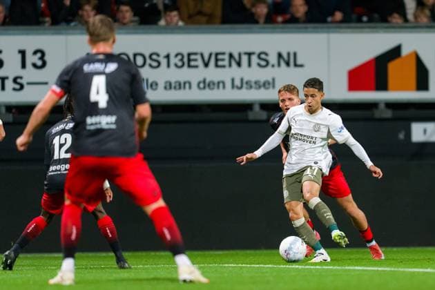 ROTTERDAM , 27-09-2025 , Stadium Woudestein , season 2025 2026 , VriendenLoterij Eredivisie , Excelsior vs PSV Eindhoven , Excelsior player Gyan de Regt and PSV Player Mauro Junior Excelsior - PSV  x31229200x Copyright: