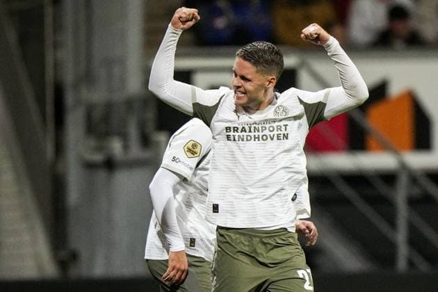 ROTTERDAM - Joey Veerman of PSV Eindhoven celebrates the 1-2 goal during the Dutch Eredivisie match between Excelsior and PSV at the Woudestein Stadium on September 27, 2025, in Rotterdam, Netherlands. ANP TOBIAS KLEUVER Eredivisie 2025 26 xVIxANPxSportx xxANPxIVx 537650196 originalFilename: 537650196.jpg