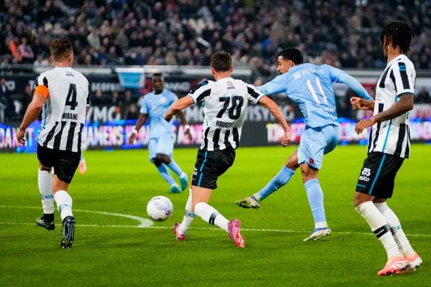 Eredivisie: Heracles Almelo v Sparta Rotterdam Almelo - Sayfallah Ltaief of Sparta Rotterdam shoots the ball during the seventh competition round of the 2025 2026 Eredivisie season. The match is set between Heracles Almelo and Sparta Rotterdam at Asito Stadion on 27 September 2025 in Almelo, The Netherlands. (VK Sportphoto Danny de Groot) Copyright: xDannyxdexGrootx