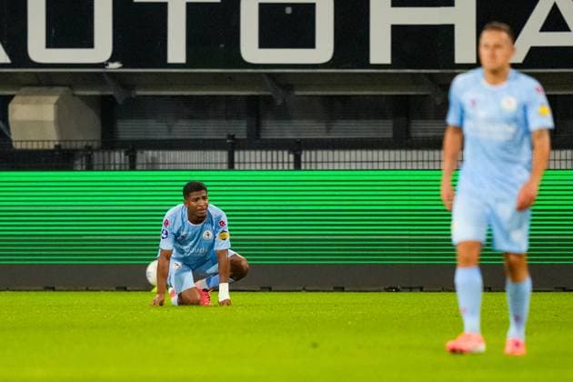 Eredivisie: Heracles Almelo v Sparta Rotterdam Almelo - Shurandy Sambo of Sparta Rotterdam looking dejected after the 1-0 of Heracles Almelo during the seventh competition round of the 2025 2026 Eredivisie season. The match is set between Heracles Almelo and Sparta Rotterdam at Asito Stadion on 27 September 2025 in Almelo, The Netherlands. (VK Sportphoto Danny de Groot) Copyright: xDannyxdexGrootx
