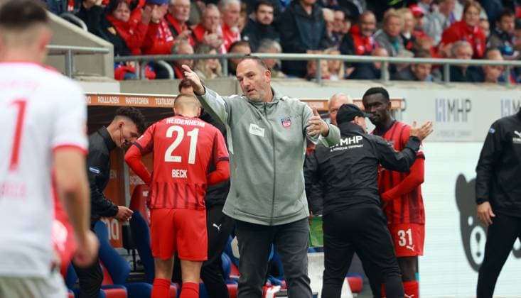 27 09 25 1 FC Heidenheim FC Augsburg Germany, Heidenheim, 27 09 2025, Football, Bundesliga, 1 FC Heidenheim Augsburg Frank Schmidt Coach 1 FC Heidenheim
