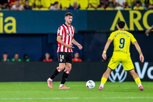September 27, 2025, Villarreal, Castellon, SPAIN: Aymeric Laporte of Athletic Club in action during the Spanish league, LaLiga EA Sports, football match played between Villarreal CF and Athletic Club Bilbao at La Ceramica stadium on September 27, 2025, in Villarreal, Spain. Villarreal SPAIN - ZUMAa181 20250927_zaa_a181_405 Copyright: xIvanxTerronx