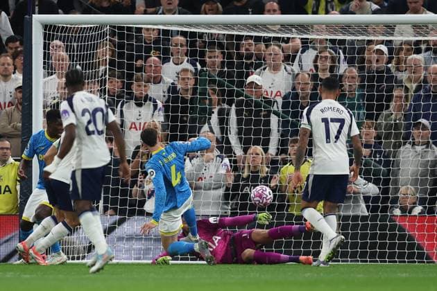 London, England, 27th September 2025. Santiago Bueno of Wolverhampton Wanderers scores the opening goal during the Tottenham Hotspur vs Wolverhampton Wanderers Premier League match at the Tottenham Hotspur Stadium, London. Picture credit should read: Paul Terry Sportimage EDITORIAL USE ONLY. No use with unauthorised audio, video, data, fixture lists, club league logos or live services. Online in-match use limited to 120 images, no video emulation. No use in betting, games or single club league player publications. SPI_031_PT_Tottenham_Wolves SPI-4168-0031
