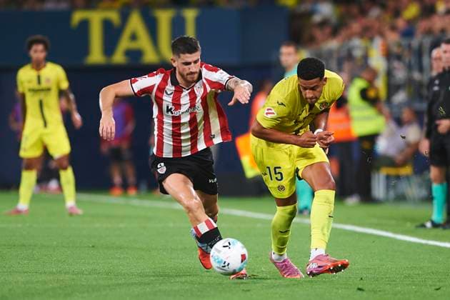 Santiago Mourino (Villarreal CF) and Oihan Sancet (Athletic Club) during the LaLiga EA Sports match between Villarreal CF and Athletic Club at Estadio de la Ceramica on September 27, 2025 in Villarreal, Spain. (Photo by Maria Jose Segovia DeFodi Images) Santiago Mourino Villarreal CF and Oihan Sancet Athletic Club during the LaLiga EA Sports match between Villarreal CF and Athletic Club at Estadio de la Ceramica on September 27, 2025 in Villarreal, Spain Photo by Maria Jose Segovia DeFodi Images