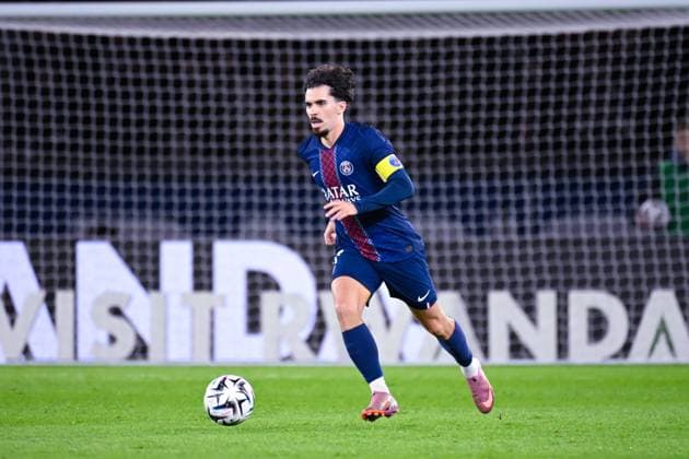 FOOTBALL : PSG vs Auxerre - Ligue1 - 27 09 2025 Vitinha Vitor Machado ( 17 - PSG ) during the Ligue 1 match between Paris Saint Germain and AJ Auxerre at Parc Des Princes on September 27 , 2025 in Paris, France. ( Photo by Federico Pestelini PsnewZ ) - ParisFrance  Copyright: xFedericoxPestelinix