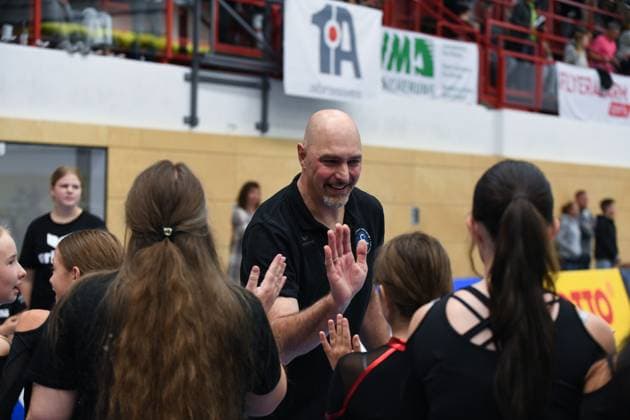 Georg Schäfer Halle, CERATONIA Volleys Eltmann vs. Baden Volleys SSC Karlsruhe II Germany ,Eltmann, Georg Schäfer Halle - 27 Sep 2025 - 2.Bundesliga, Volleyball - CERATONIA Volleys Eltmann vs. Baden Volleys SSC Karlsruhe II Image: Trainer Vladimir Rakic (VC Eltmann) Eltmann Georg Schäfer Halle Bayern Germany Copyright: xPresseFotoxEvans xRyanxEvansx