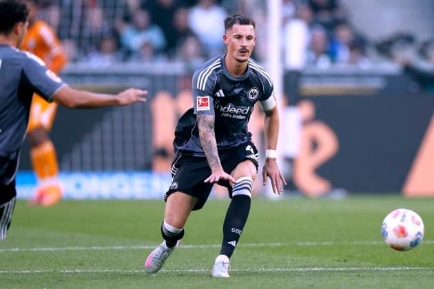 KOCH Robin Kapitaen Eintracht Frankfurt DFL Bundesliga Season 2025 2026 Match Borussia Moenchengladbach Frankfurt 4 6 on 27 09 2025 in Moenchengladbach DFL REGULATIONS PROHIBIT ANY USE OF PHOTOGRAPHS as IMAGE SEQUENCES and or QUASI VIDEO Copyright: xLacixPerenyix