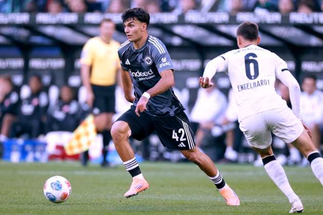 UZUN Can Eintracht Frankfurt DFL Bundesliga Season 2025 2026 Match Borussia Moenchengladbach Frankfurt 4 6 on 27 09 2025 in Moenchengladbach DFL REGULATIONS PROHIBIT ANY USE OF PHOTOGRAPHS as IMAGE SEQUENCES and or QUASI VIDEO Copyright: xLacixPerenyix