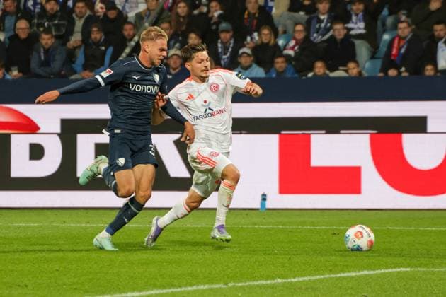 27 09 2025, xgrfx, Soccer 2 Bundesliga, VfL Bochum Fortuna Duesseldorf v l Leandro Noel Morgalla VfL Bochum , Florent Muslija Fortuna Düsseldorf DFL DFB REGULATIONS PROHIBIT ANY USE OF PHOTOGRAPHS as IMAGE SEQUENCES and or QUASI VIDEO Bochum