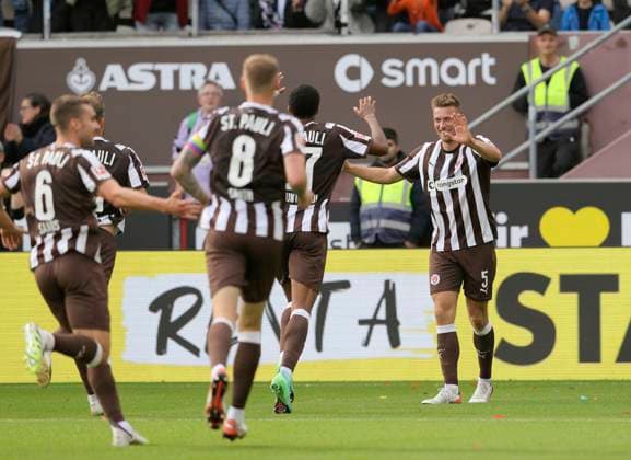 Photo Goal celebration at Hauke WAHL Pauli after the 1 1 equalizer Soccer 1 Bundesliga , Matchday 5 on Sat 27 09 2025 FC St Pauli Bayer 04 Leverkusen 1 2