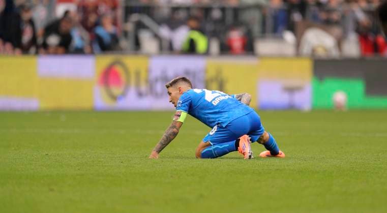 Photo skeptical face of Alejandro GRIMALDO Leverkusen Football 1 Bundesliga , Matchday 5 on Sat 27 09 2025 FC St Pauli Bayer 04 Leverkusen 1 2