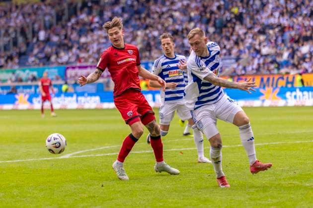 Duisburg, Germany 27 September 2025 3 Liga 2025 2026 MSV Duisburg vs FC Ingolstadt 04 Pictured from left in duel Frederik Christensen FCI and Alexander Hahn MSV DFB regulations prohibit any use of photographs as image sequences and or quasi video Schauinsland Reisen Arena Nordrhein Westfalen Copyright: xFotostandx xSchäferx