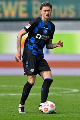 Paderborn, Home Deluxe Arena, 27 09 25, GER, Herren, 2 Bundesliga, Saison 2025 2026, SC Paderborn 07 1 FC Kaiserslautern Bild Calvin BRACKELMANN Paderborn DFL regulations prohibit any use of photographs as image sequences and or quasi video NRW Germany