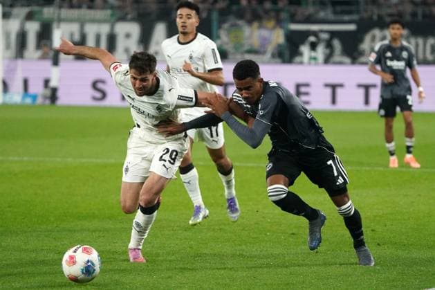 Soccer, 1 BL Season 2025 2026 Borussia Mönchengladbach vs Eintracht Frankfurt , 27 09 2025, Stadion im Borussia Park Mönchengladbach, Joe Scally, Borussia Mönchengladbach Ansgar Knauff,