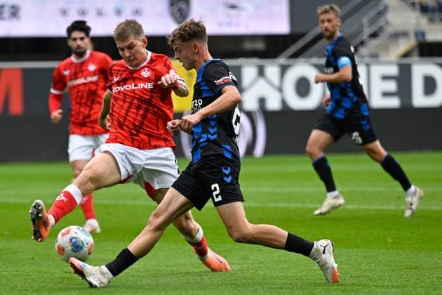 Paderborn, Home Deluxe Arena, 27 09 25, GER, Men, 2 Bundesliga, Season 2025 2026, SC Paderborn 07 1 FC Kaiserslautern Picture from left in duel Paul JOLY Kaiserslautern and Ruben MUELLER Paderborn DFL regulations prohibit any use of photographs as image sequences and or quasi video NRW Germany
