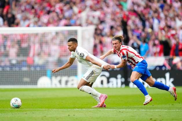 Atletico de Madrid v Real Madrid CF - LaLiga EA Sports Kylian Mbappe centre-forward of Real Madrid and France and Conor Gallagher central midfield of Atletico de Madrid and England compete for the ball during the LaLiga EA Sports match between Atletico de Madrid and Real Madrid CF at Riyadh Air Metropolitano on September 27, 2025 in Madrid, Spain. Madrid Spain  Copyright: xJosexBretonx originalFilename:bretonhernandez-atletico250927_npXL0.jpg