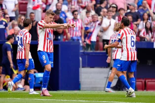 Atletico de Madrid Vs Real Madrid in Madrid - 27 Sep 2025 Alexander Sørloth of Atlético de Madrid celebrates his team s second goal with Jorge Resurrección Merodio, well known as Koke of Atlético de Madrid during the La Liga EA Sports match between Atletico de Madrid and Real Madrid at the Riyadh Air Metropolitano. Final Score; Atletico de Madrid 5 : 2 Real Madrid Madrid Spain Copyright: xGokhanxTanerx xSOPAxImagesx GTaner_SOPAImages_ATMvRMA_LaLiga_Madrid_Spain_27092025_00023