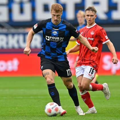Paderborn, Home Deluxe Arena, 27 09 25, GER, Herren, 2 Bundesliga, Saison 2025 2026, SC Paderborn 07 1 FC Kaiserslautern Bild v li im Zweikampf Laurin CURDA Paderborn und Naatan SKYTTAE Kaiserslautern DFL regulations prohibit any use of photographs as image sequences and or quasi video NRW Deutschland