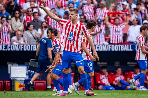 Atletico de Madrid v Real Madrid - LaLiga EA Sports Alexander Sorloth of Atletico de Madrid celebrates his goal during the LaLiga EA Sports football match between Atletico de Madrid and Real Madrid CF at Estadio Riyadh Air Metropolitano on September 27, 2025 in Madrid, Spain. Madrid Estadio Riyadh Air Metropolitano Madrid Spain Copyright: xAlbertoxGardinx AGardin_20250927_Foot_Liga_AtlMad_ReaMad_1177